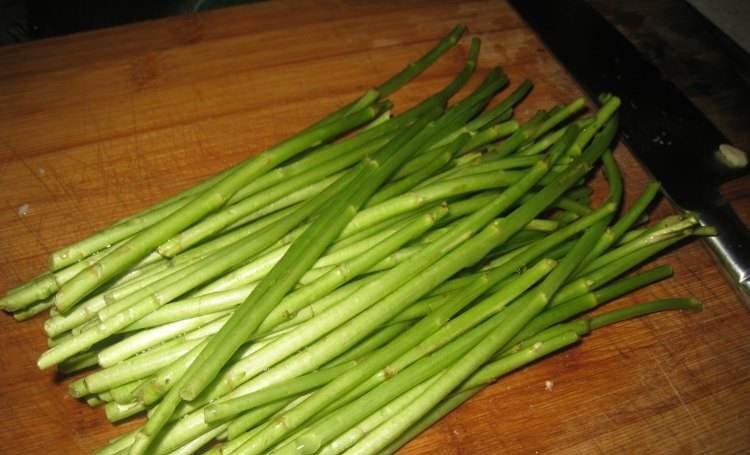  「初春」春暖花开，初春里的江南野菜，自然少不了芦蒿！