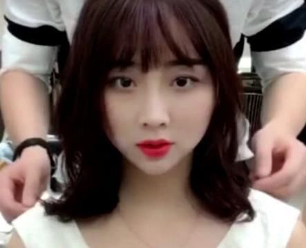 大脸妹子想换发型，理完后都想把店砸了，网友：25岁剪成40岁