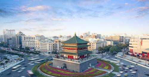 中国国内行程最长的火车：途经45个城市，跑一趟需要三天三夜