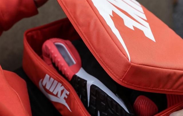  推出@爱鞋之人必备！Nike 官方推出球鞋提包！国内现在也能买！