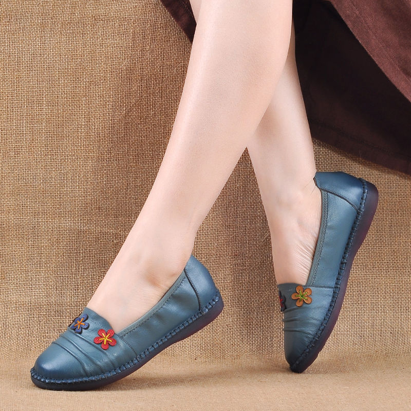 让妈妈少穿点高跟鞋吧，今年流行这样的妈妈鞋，时尚又不累脚