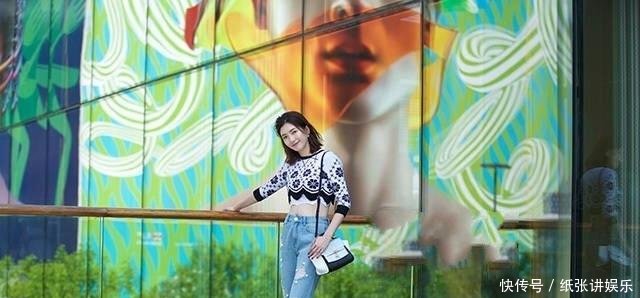 江疏影真接地气, 笑起来毫不顾形象, 旁边的娜扎都看懵了!