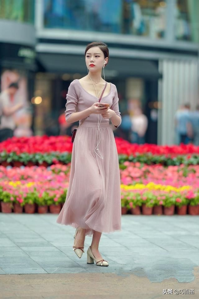  「日常」春天别放弃连衣裙！这几款还能穿出新意，日常又有女神范十足