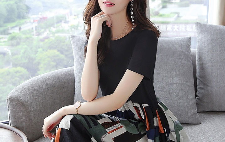 女人在家这样穿，果然不媚不露又迷人，逛街配高跟鞋，迷倒一大片