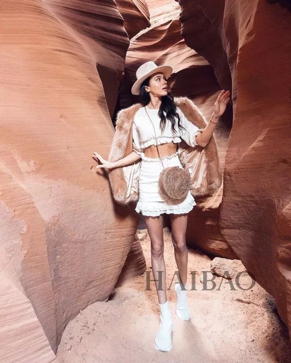 好看| 周冬雨的少女感全来自这条裙子?A字裙还有减龄显瘦的效果!