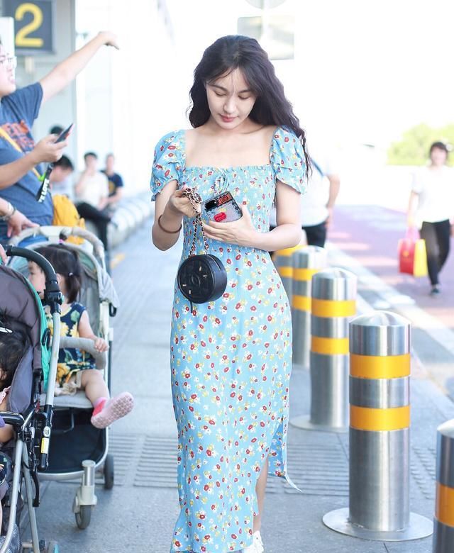  『面料』春天穿这4款裙子 要小心！它们自带俗气和廉价感，特别“葬”气质