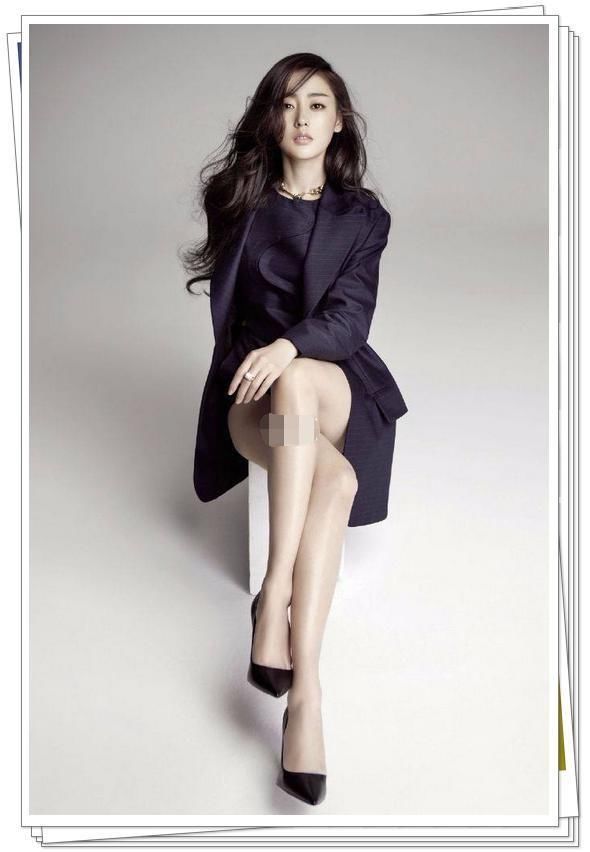 张天爱的衣品我不懂!穿短裤秀腿却又套高筒袜,网友:丑出新高度