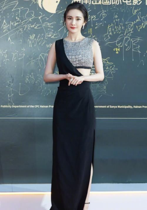 【 穿成】本以为会很土,结果穿成喇叭裤贼潮!,杨幂终于对铜锈皮裤下手了