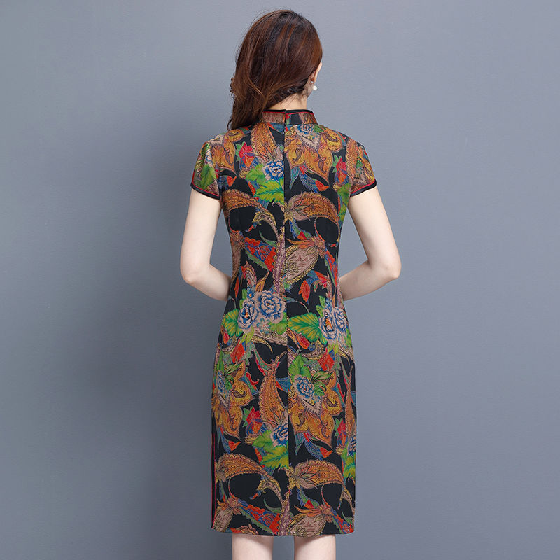 小衫打底裤太丑，7080后千万别穿!新款秋裙上新，洋气显气质