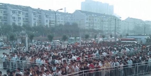  出门@亚洲最大的住宅区, 一天60万人出门, 规模堪比小城市, 就在