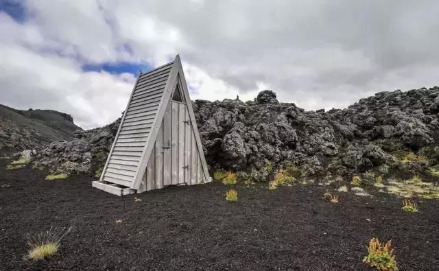 这些厕所太奇葩了！谁敢上啊！