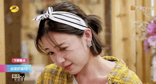 上学被骂狐狸精，跟郑爽闺蜜情遭质疑，分手被网友叫好，你们真的