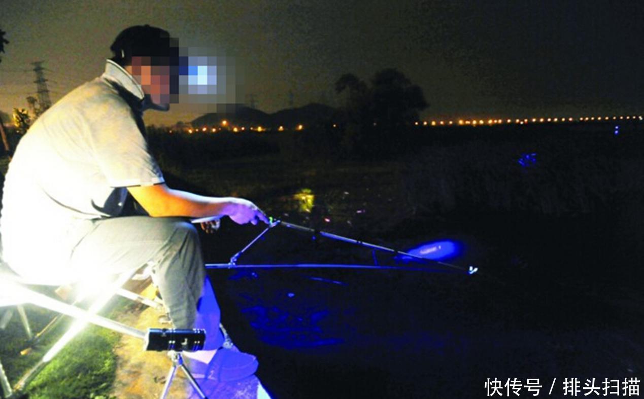  垂钓：罔顾禁渔期！锦江夜钓开启游击战，城管来了也不怕，追责就躺地上