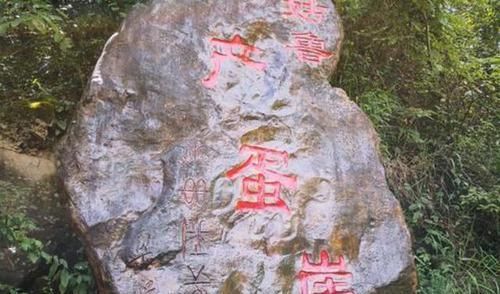  「赞叹」石头也会下蛋了？贵州另类景点，神奇的地质奇观让人赞叹