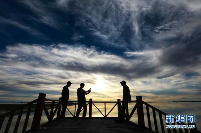 走进青海察尔汗盐湖