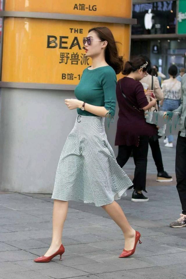 武汉街拍 街头抓拍的时尚美女,演绎完美夏日迷人范!