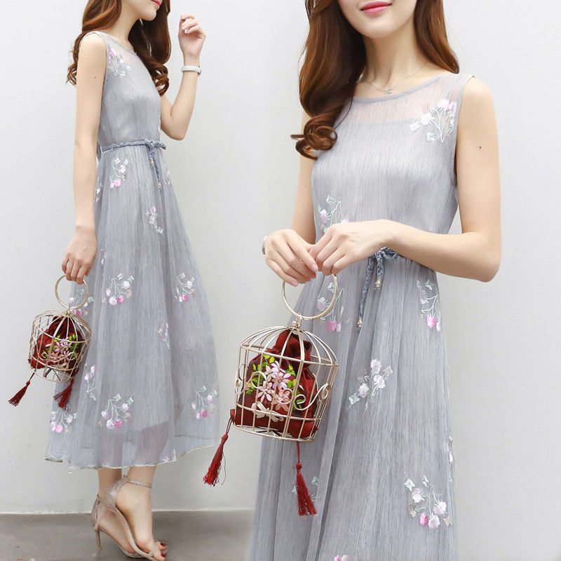 街上的小姐姐因优雅而美丽，怎能缺少这么美的吊带呢