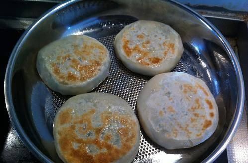  『粉条』原来韭菜鸡蛋粉条馅饼这样做更好吃，美味解馋，香得让人停不下嘴