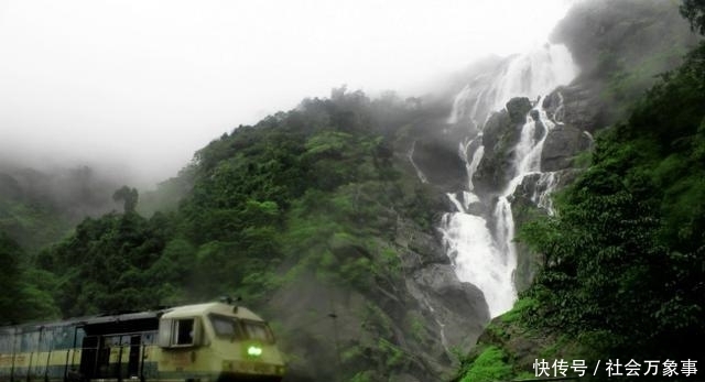 全球三大恐怖铁路:一半车身在悬崖外,常有被瀑布和海水淹没危险