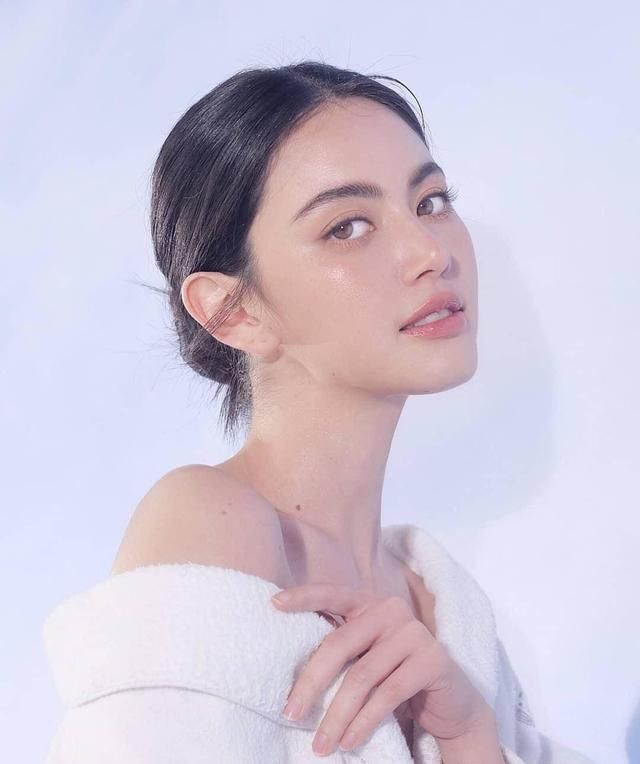  女星：Mai这样的神颜女星还靠化妆添气场，简单四步教你搞定超A妆容