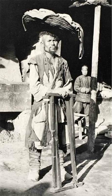 看看100年前的新疆什么样?