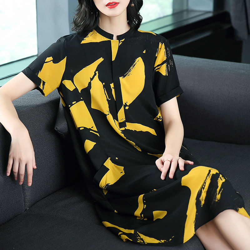 好的，我知道妈妈们都爱什么样的衣服了，看哪!都在这儿呢