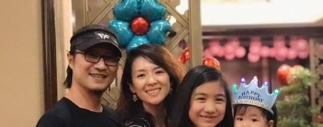 『章子怡』汪峰一家生活近照，醒醒长开了，土气女儿被章子怡打扮的超美
