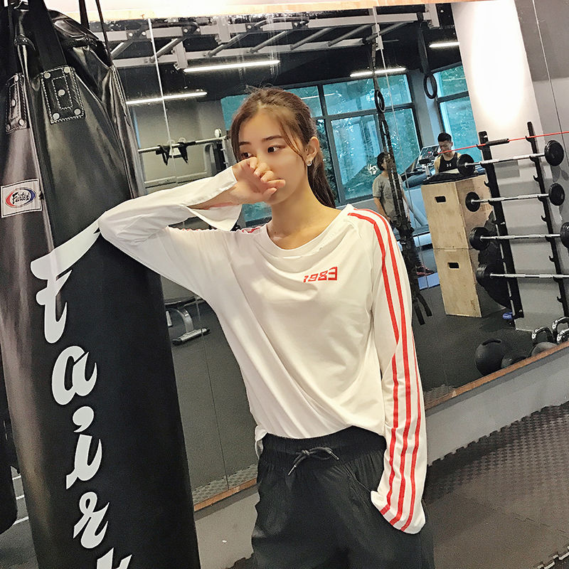 姑娘，紧身裤、打底裤早就过时了，瑜伽裤已霸道上位