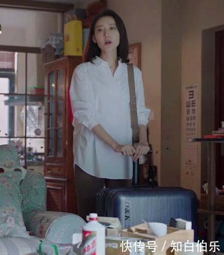  「超凡脱俗」余欢水老婆的时尚穿搭，件件搭配都是经典，超凡脱俗！
