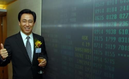  [低调]14年间豪捐20亿，曾高调成“首善”，现在却低调回老家种