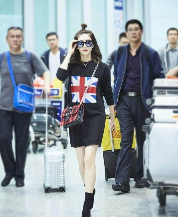 江疏影玩下衣失踪, 网友却不买账: 什么时候能穿上裤子