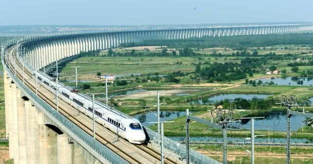  「智慧」为何我国高铁不走直线，偏要绕弯走原因说出，佩服国人