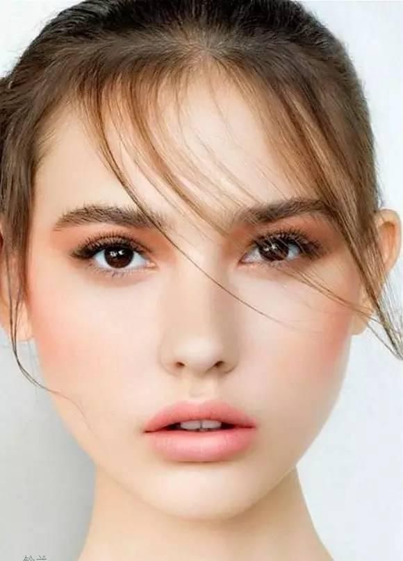  点点眼影■男孩子最反感的5种”脸“，千万不要化为那样！