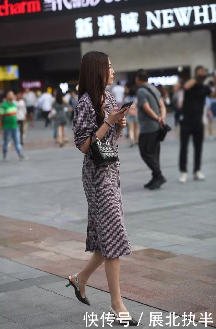  气质|街拍丨气质女生穿搭高跟鞋
