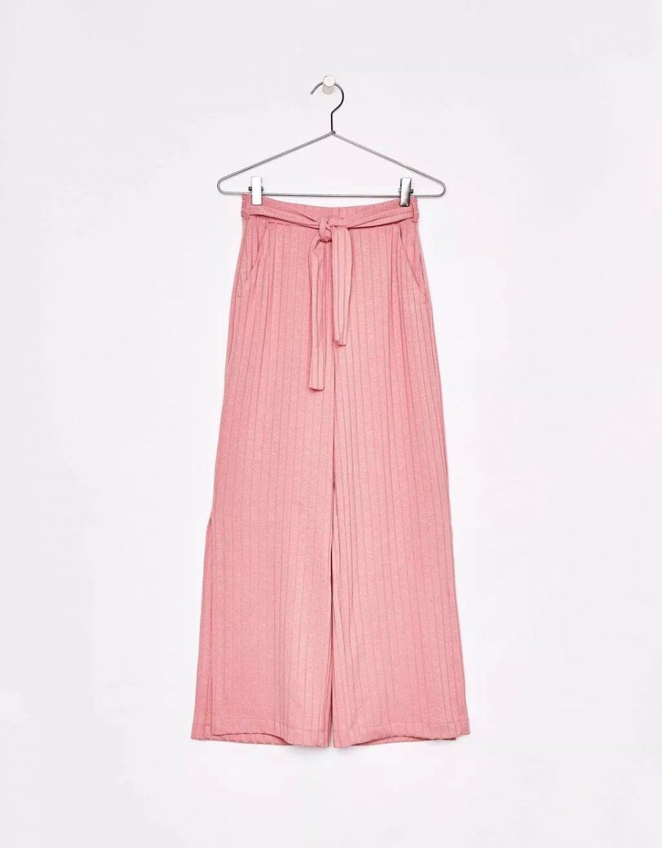 王菲不止一次Pick了这条裤子,原来是因为......