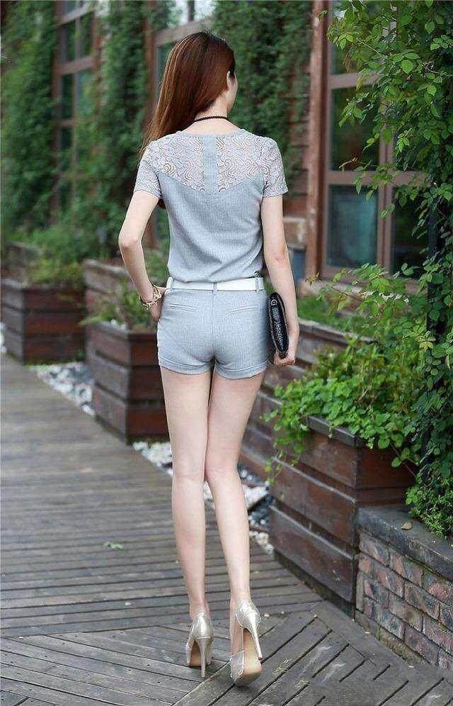 街拍：看了千万张街拍, 现在一看照片就知道美女在想什么!