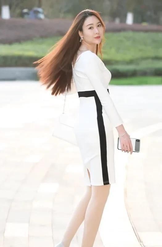  「精致」【街拍】精致有女人味的包臀裙穿搭，穿出简约高级感