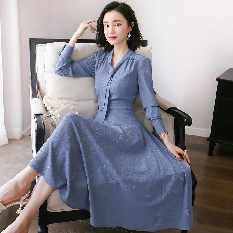 年龄32，别穿普通上下装!柔情似水的连衣裙，穿上优雅女人味