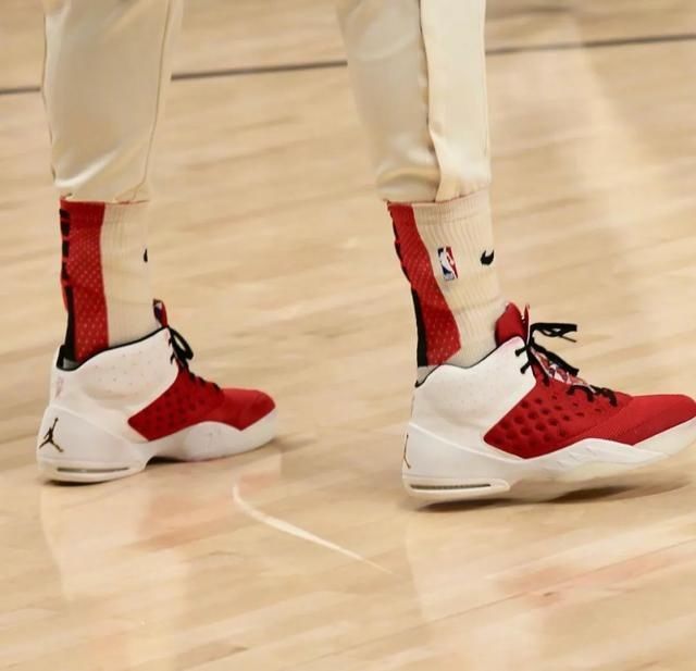 『球鞋』NBA球员上脚:安东尼这赛季的球鞋,还有签名鞋和中国新年配色!