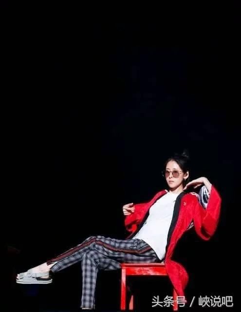 她是《中国好声音》首位女冠军，出道至今没绯闻