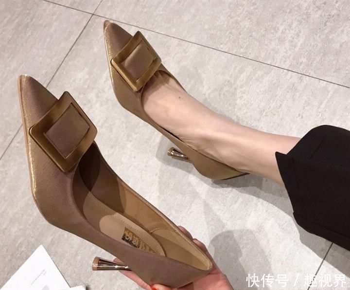 霸气:女人的鞋柜怎能没有高跟鞋, 修身显腿长, 给你高雅霸气的美丽