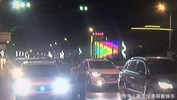  明明|自己明明开的近光灯，为何对方司机还闪灯老司机告诉你原因