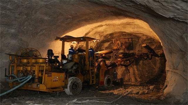 世界第一隧道历时17年，中国一新隧道用时不到十年，长度却近两倍