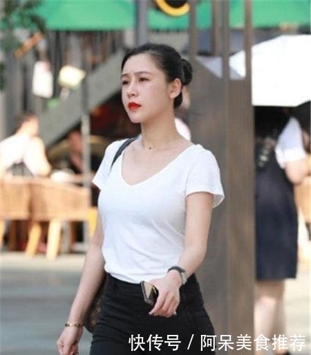 美丽动人|美丽动人的美女街拍:俏皮可人的美女,就能穿出青春洋溢的气息