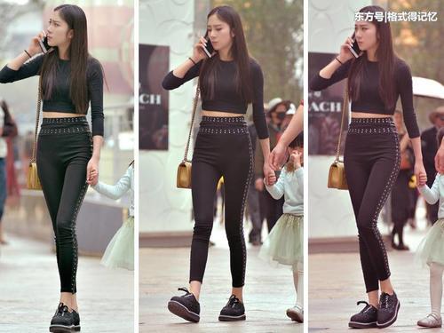 时尚辣妈，黑色紧身装大秀身材，好身材是藏不住的！