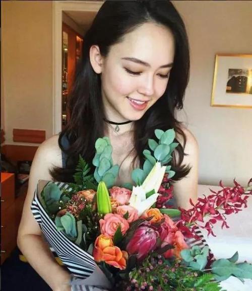 用健身征服Chanel,22岁的她告诉你:自律的女人,有多可怕!