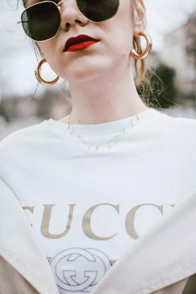 好看的配饰那么多，为啥时装精们都在戴这款？