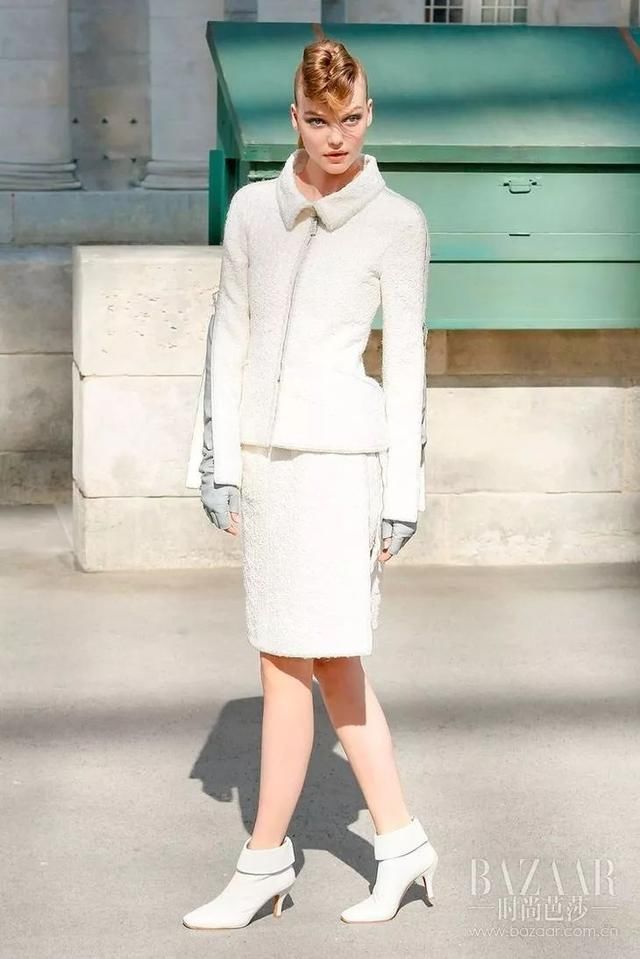 塞纳河倒映的Chanel高定，流淌的是左岸的旧时光