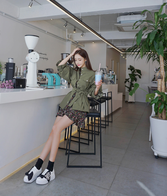 女神孙允珠，光曦星辰朦胧小碎花文艺衣裙