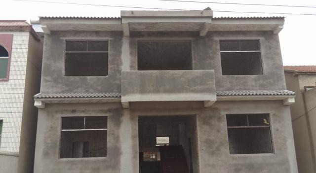 农村家家盖新房，但却出了“怪象”，农民坦言没办法，你怎么看？